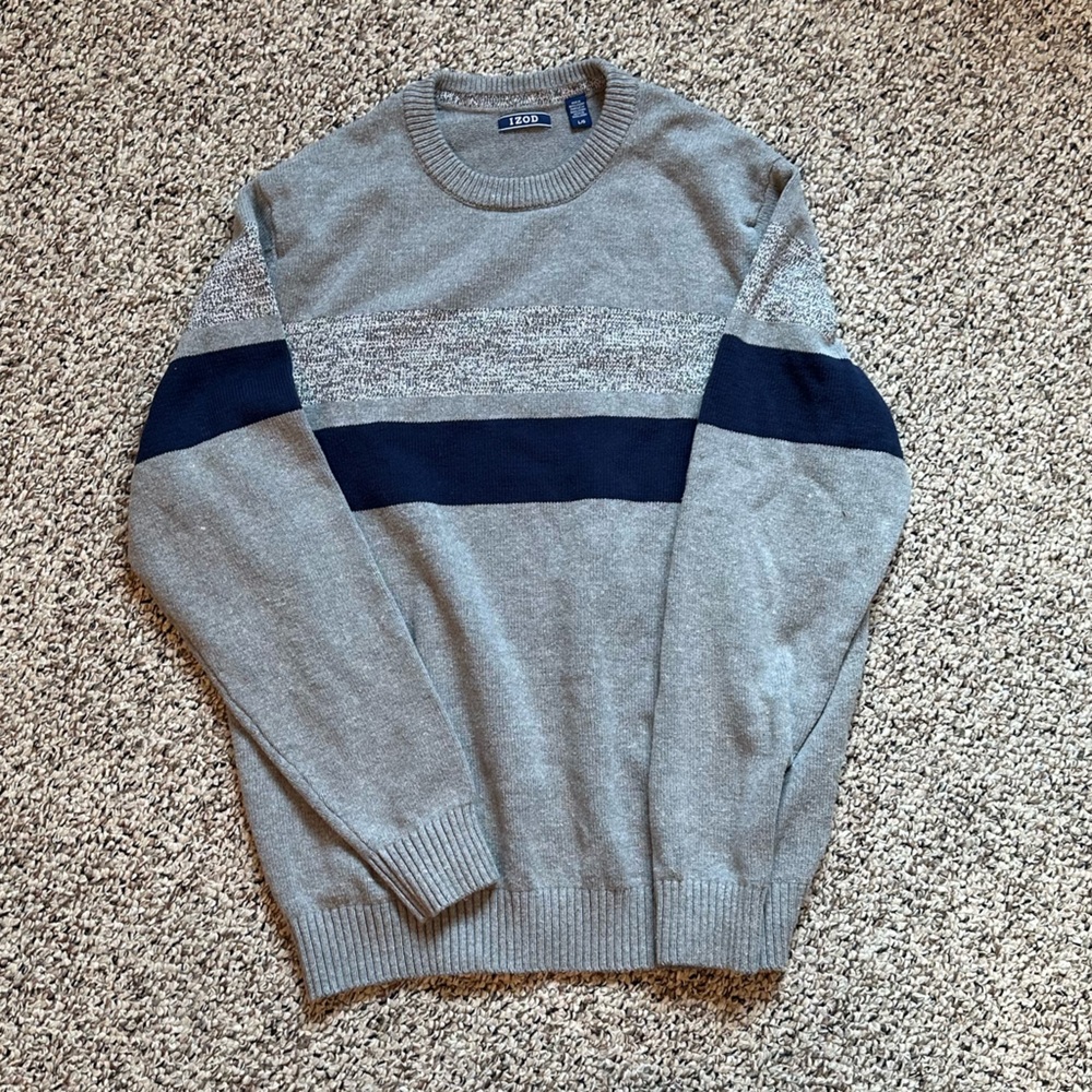 Large IZOD grey and navy blue sweater